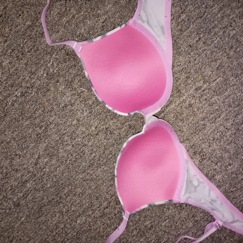 Victoria Secret Pink tie dye t shirt bra size 34B - Picture 3 of 4